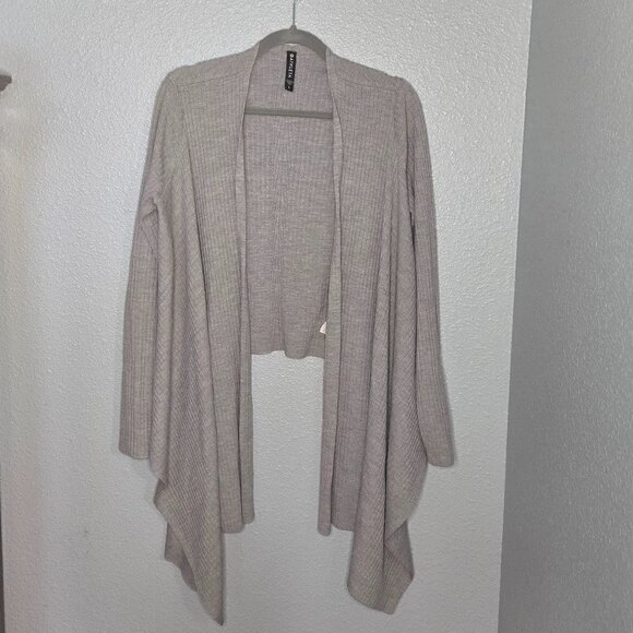 Athleta Solstice Wrap - L - Picture 4 of 7